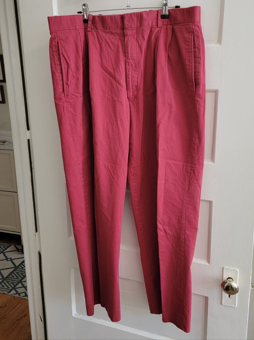 Men's Pleated Chinos in Rose Pink